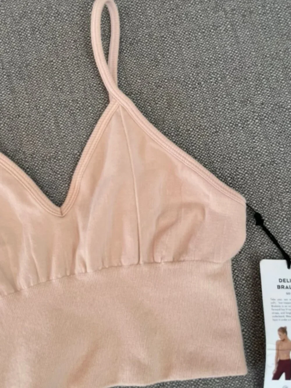 Alo Yoga Delight Sports Bra Bralette in Nectar Size Medium NWT